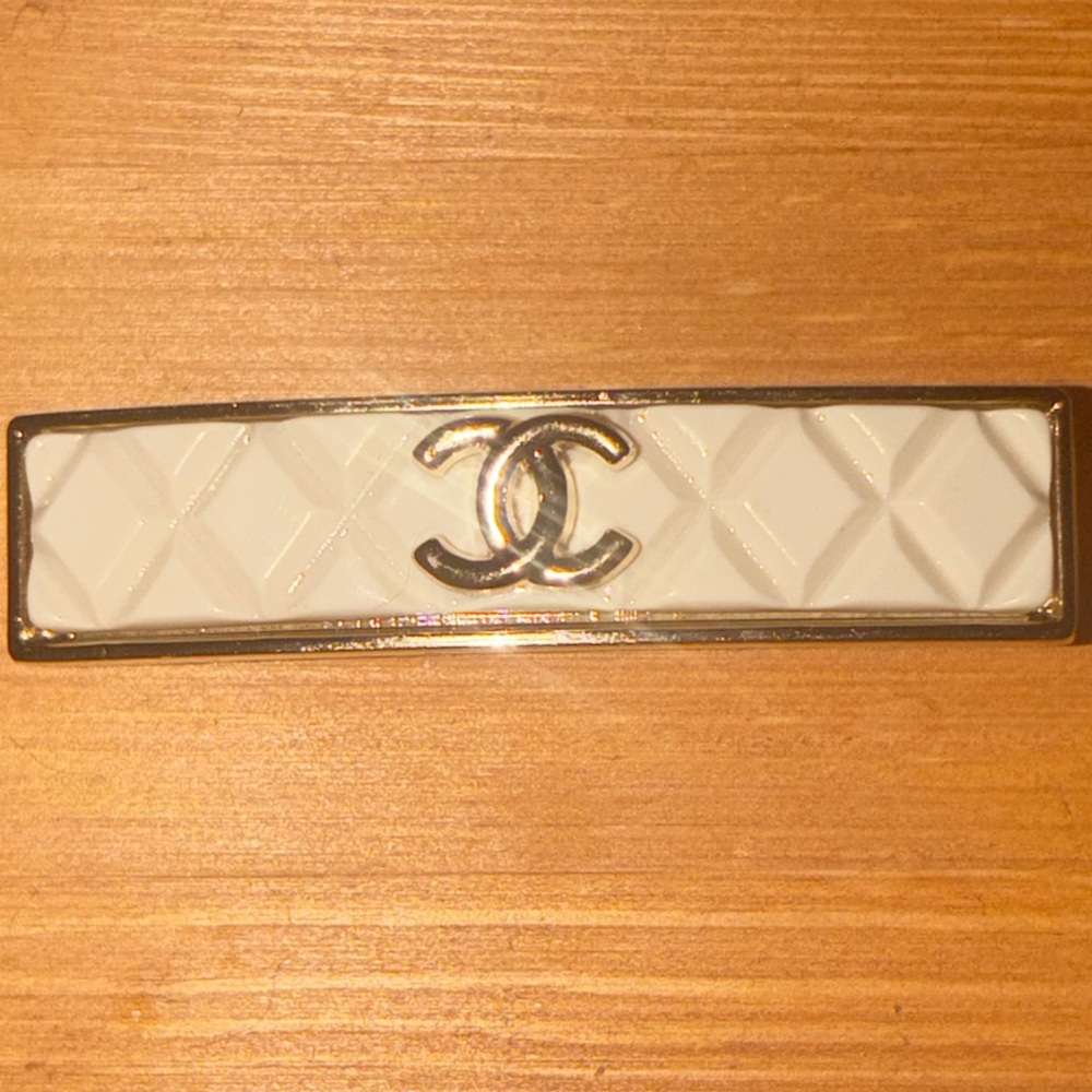 👧🏻 👩🏾‍🦱 👩🏻‍🎤 👩🏻‍🦰 👱🏽‍♀️🧑🏿 CC 👑 Plastic Hair Clip Barrette 🪮